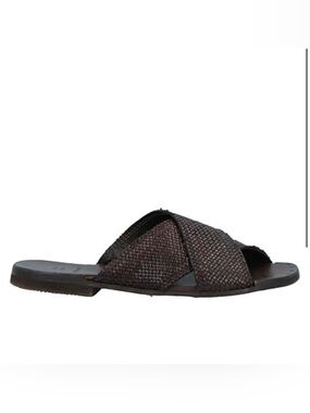 BN MOMA luxury slide. Euro 37.5